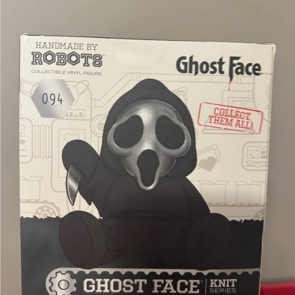 Ghost Face Collectible Vinyl Figure - Picture 3 of 3